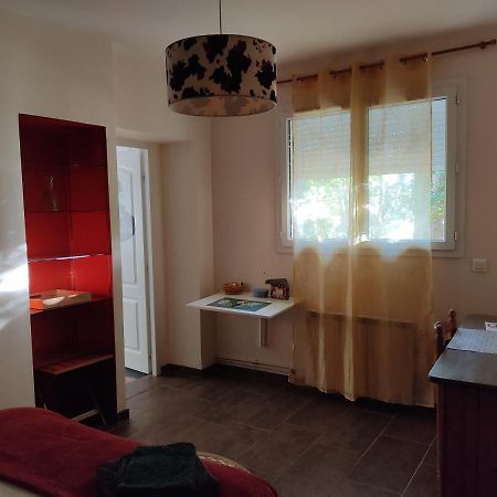 Chambre Privee Avec Parking Nîmes Dış mekan fotoğraf